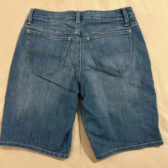 Women’s‎ Lee Riders midrise Bermuda shorts size 8 M - Picture 2 of 4